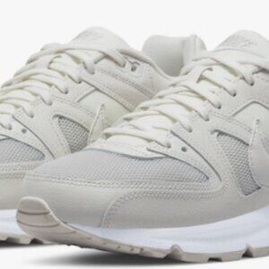 Nike Women's Air Max Command Size 6.5 Almost Brand New
